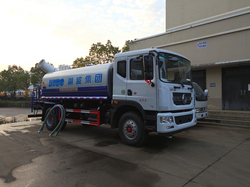 程力灑水車(chē)廠家 程力灑水車(chē)廠家