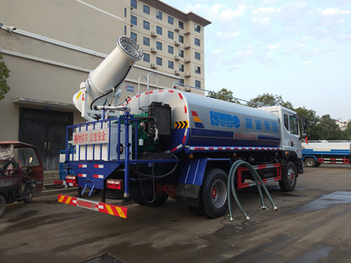 程力灑水車(chē)廠家 程力灑水車(chē)廠家