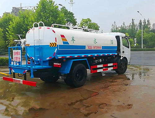 東風(fēng)8噸灑水車 東風(fēng)8噸灑水車