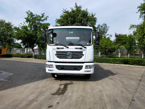 東風(fēng)灑水車圖片 東風(fēng)灑水車圖片