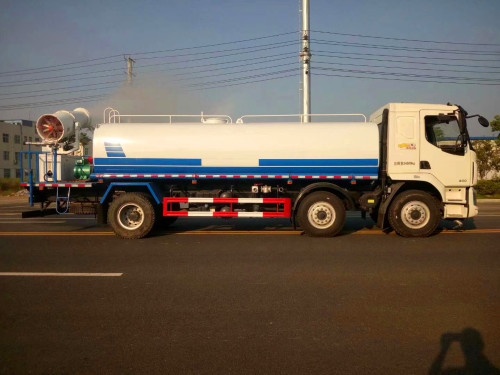 東風(fēng)柳氣前四后四灑水噴霧車 東風(fēng)柳氣前四后四灑水噴霧車