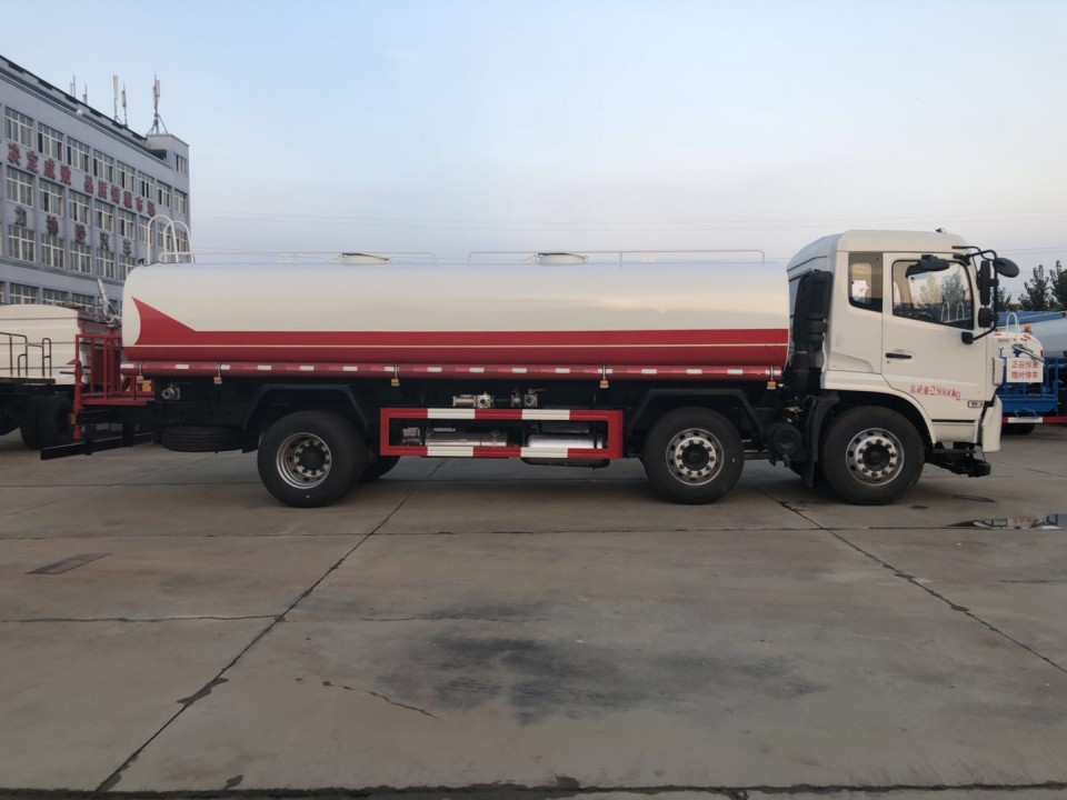 東風天錦小三軸灑水車廠家底盤配置-程力集團 東風天錦小三軸灑水車廠家底盤配置-程力集團