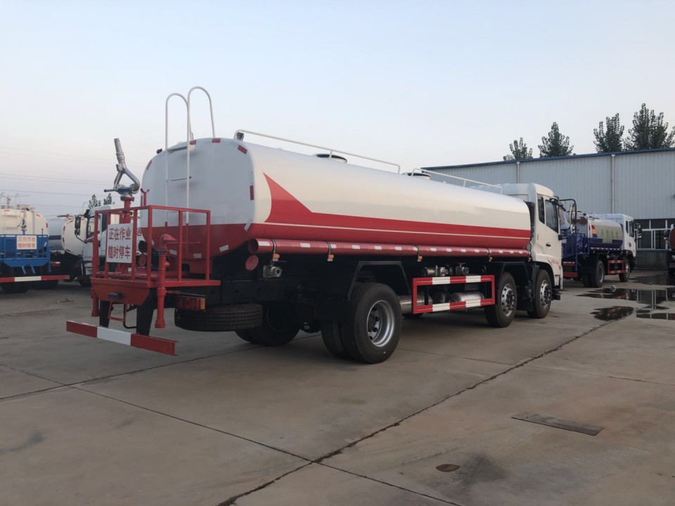 東風天錦小三軸灑水車廠家底盤配置-程力集團 東風天錦小三軸灑水車廠家底盤配置-程力集團