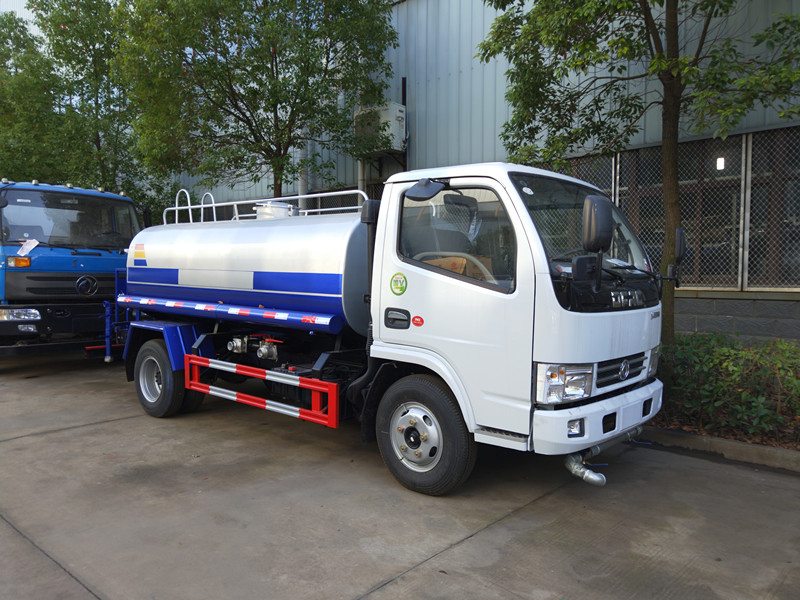 物業小區使用的灑水車買多大的灑水車-湖北程力 物業小區使用的灑水車買多大的灑水車-湖北程力