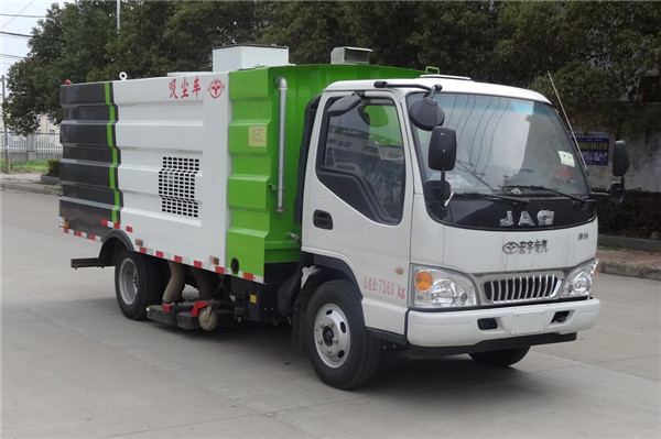 清掃車蓄電池容量與何因素有關-湖北程力掃路車售后中心 清掃車蓄電池容量與何因素有關-湖北程力掃路車售后中心