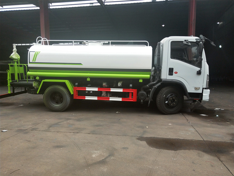 東風(fēng)多利卡8噸灑水車-8方灑水車價(jià)格報(bào)價(jià)-程力集團(tuán) 東風(fēng)多利卡8噸灑水車-8方灑水車價(jià)格報(bào)價(jià)-程力集團(tuán)