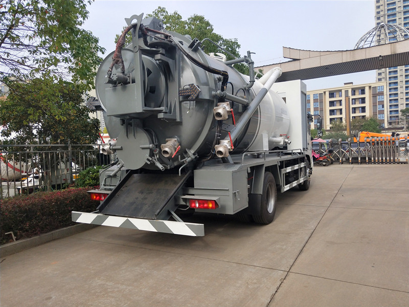 東風天錦清水7噸污水9噸清洗吸污車配置-湖北程力吸污車價格報價-湖北程力 東風天錦清水7噸污水9噸清洗吸污車配置-湖北程力吸污車價格報價-湖北程力