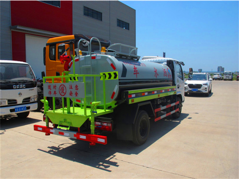 東風多利卡灑水車 東風多利卡灑水車