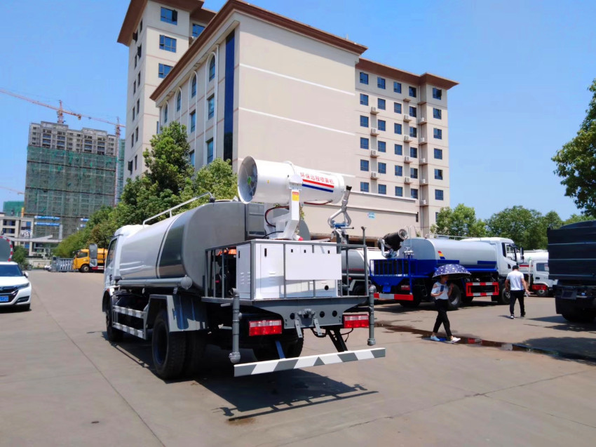 5噸綠化灑水車視頻-5噸綠化灑水車生產(chǎn)廠家 5噸綠化灑水車視頻-5噸綠化灑水車生產(chǎn)廠家