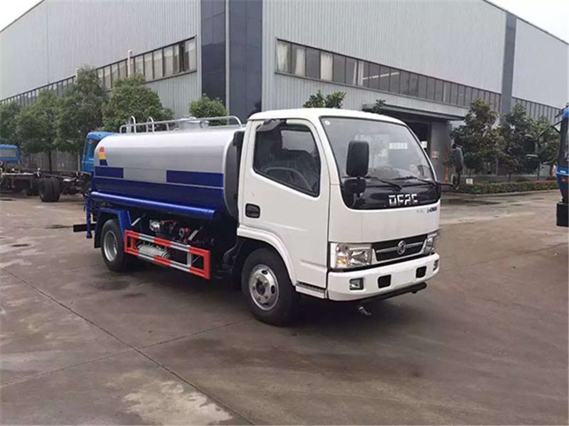 國六5噸灑水車,玉柴140馬力發動機,可加裝30米霧炮 國六5噸灑水車,玉柴140馬力發動機,可加裝30米霧炮