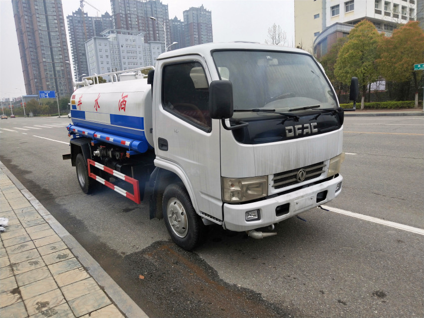 灑水車熱銷車型3方5方8方灑水車價(jià)格表 灑水車熱銷車型3方5方8方灑水車價(jià)格表