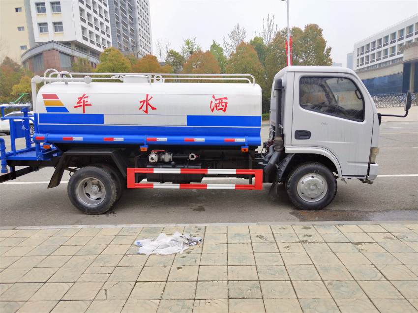灑水車熱銷車型3方5方8方灑水車價(jià)格表 灑水車熱銷車型3方5方8方灑水車價(jià)格表