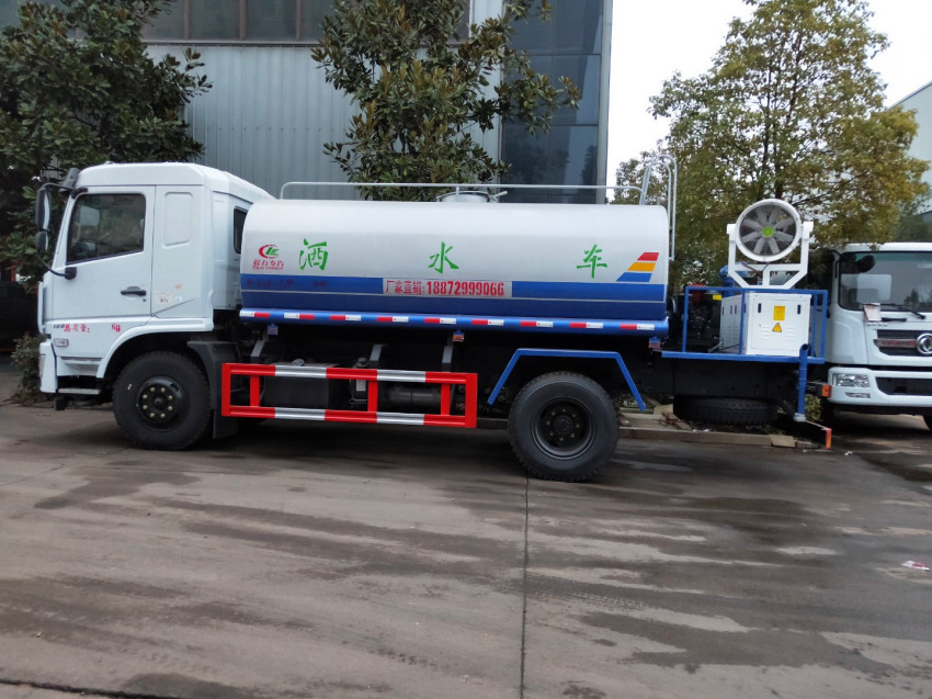 多功能灑水車 多功能灑水車