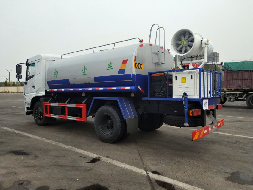 多功能灑水車 多功能灑水車