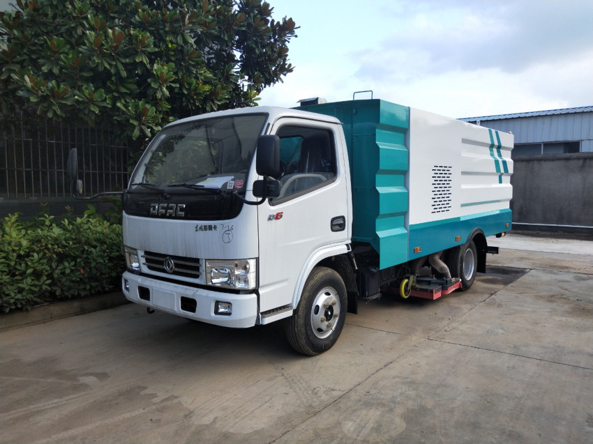 5方東風(fēng)掃路車高速公路道路清掃車價(jià)格多少 5方東風(fēng)掃路車高速公路道路清掃車價(jià)格多少