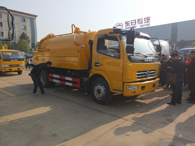 東風大多利卡吸污車,8方吸污車廠家直銷-程力集團 東風大多利卡吸污車,8方吸污車廠家直銷-程力集團