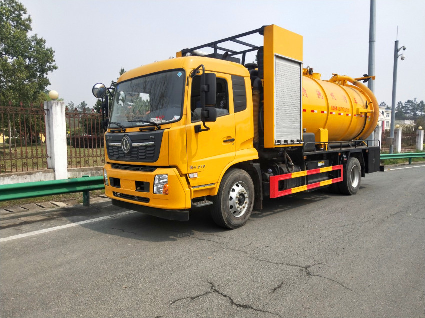 國(guó)六吸污車的發(fā)動(dòng)機(jī)電控功能介紹-吸污車生產(chǎn)廠家 國(guó)六吸污車的發(fā)動(dòng)機(jī)電控功能介紹-吸污車生產(chǎn)廠家