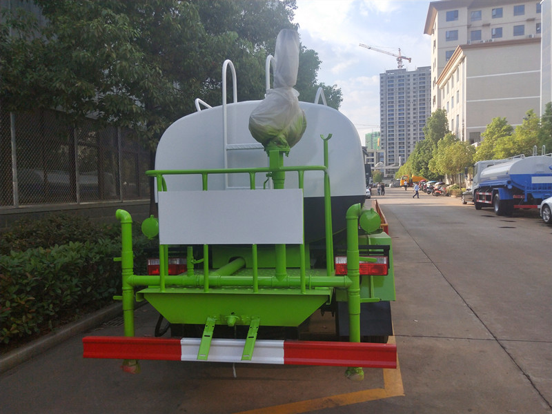 東風(fēng)D6多利卡5噸灑水車 東風(fēng)D6多利卡5噸灑水車