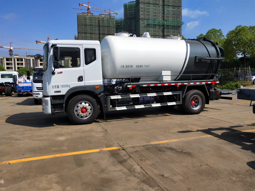 東風(fēng)D9吸污車 東風(fēng)D9吸污車