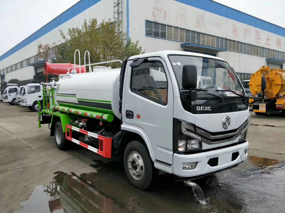 公路5噸灑水車_東風(fēng)多利卡洗掃車_前沖后灑側(cè)噴灑水車廠家 公路5噸灑水車_東風(fēng)多利卡洗掃車_前沖后灑側(cè)噴灑水車廠家