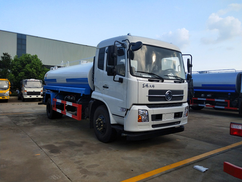 灑水車哪些品牌質(zhì)量好?程力灑水車值得信賴-程力集團(tuán) 灑水車哪些品牌質(zhì)量好?程力灑水車值得信賴-程力集團(tuán)