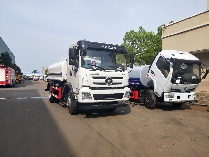 大運風(fēng)度12方灑水車-12方灑水車廠家-程力灑水車生產(chǎn)廠家 大運風(fēng)度12方灑水車-12方灑水車廠家-程力灑水車生產(chǎn)廠家