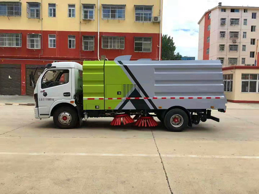 東風(fēng)天錦掃路車 洗掃車 道路清掃車廠家直銷-湖北盈通汽車 東風(fēng)天錦掃路車 洗掃車 道路清掃車廠家直銷-湖北盈通汽車