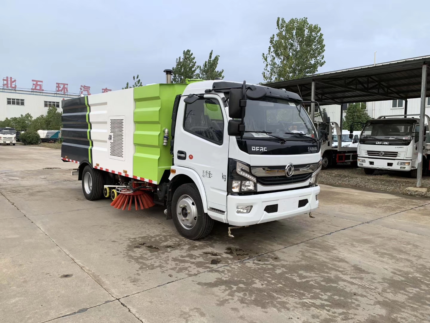 廠家直銷 東風(fēng)洗掃車 -道路清掃車 -洗掃車廠家- 價格實惠 廠家直銷 東風(fēng)洗掃車 -道路清掃車 -洗掃車廠家- 價格實惠