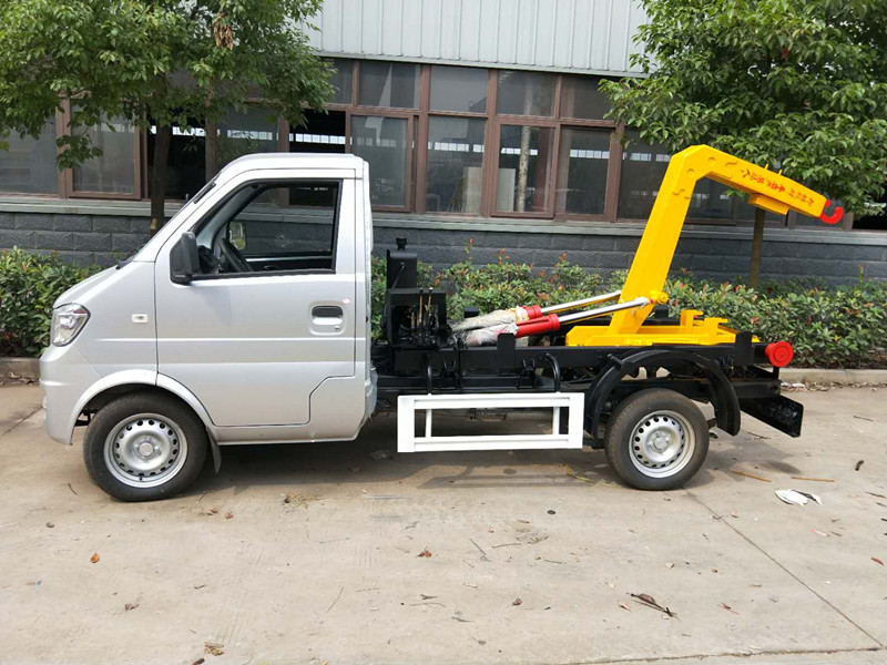 東風小康可卸式垃圾車配置價格***多少錢-垃圾車生產廠家 東風小康可卸式垃圾車配置價格***多少錢-垃圾車生產廠家