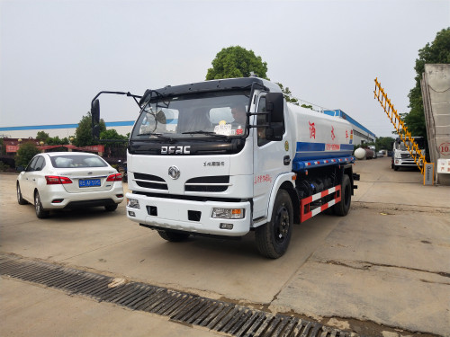 女司機蹭灑水車洗車撞樹車毀人傷換算嗎 女司機蹭灑水車洗車撞樹車毀人傷換算嗎