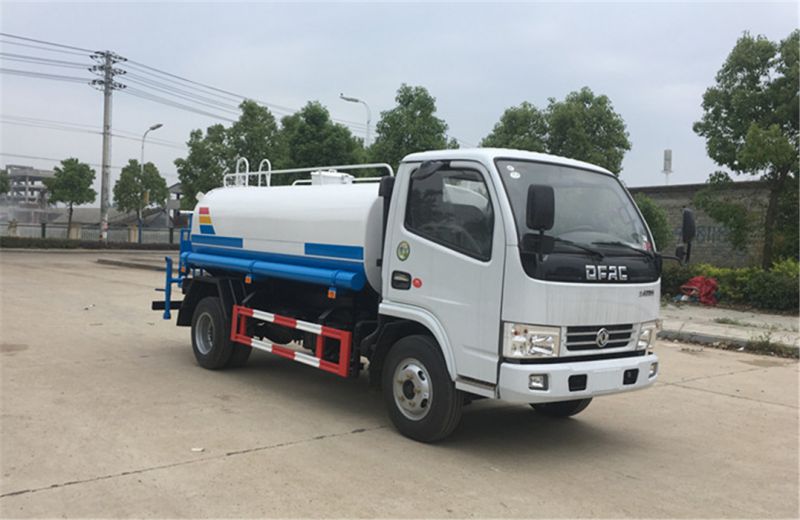 東風綠化灑水車滋潤城市空氣 降低空氣里的灰塵雜質-湖北程力 東風綠化灑水車滋潤城市空氣 降低空氣里的灰塵雜質-湖北程力