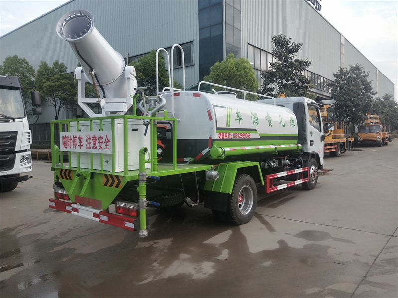 5噸灑水車(chē) 5噸灑水車(chē)