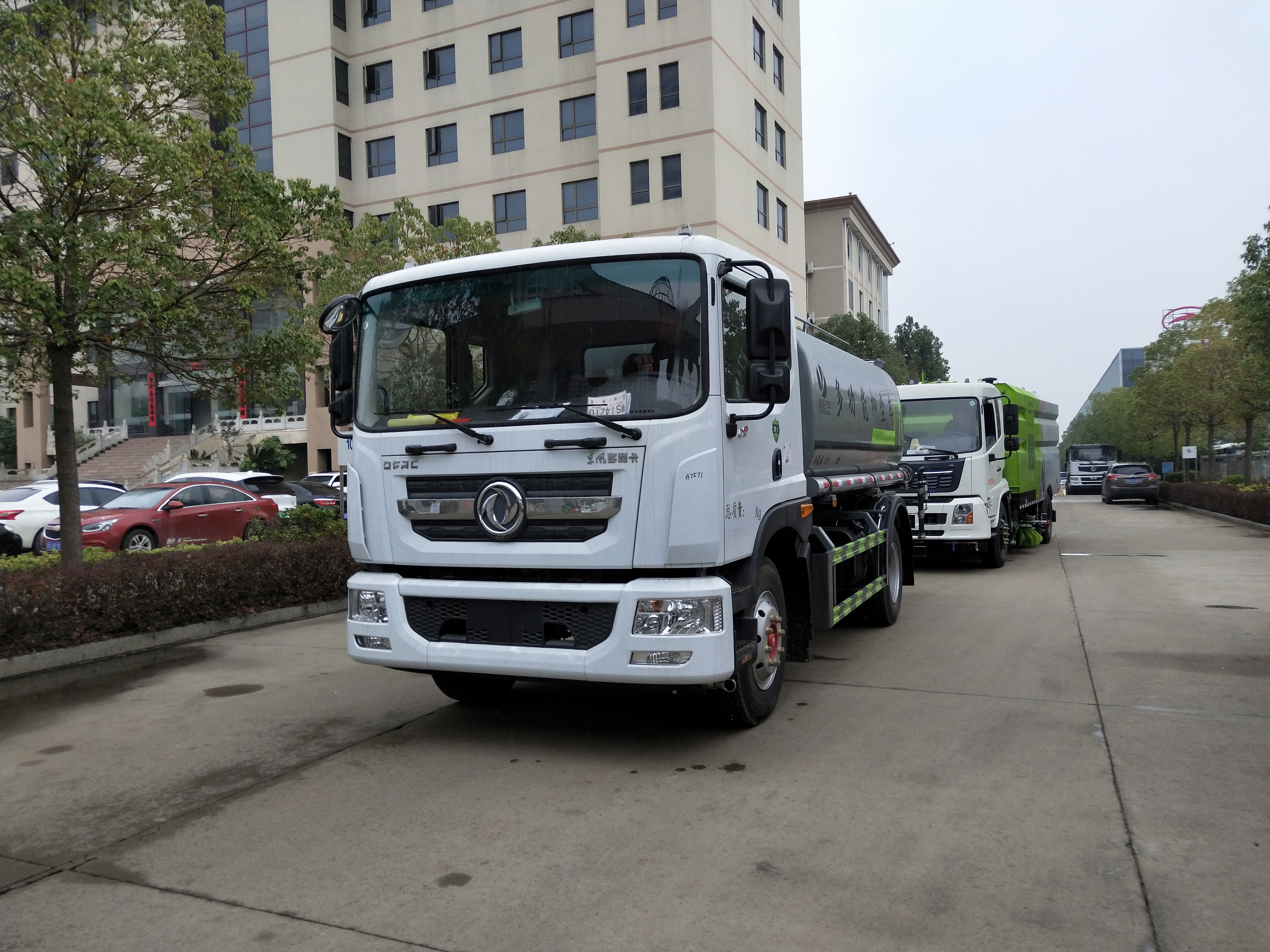 東風(fēng)12噸灑水車(chē)-東風(fēng)D9灑水車(chē)價(jià)格報(bào)價(jià)-東風(fēng)D9灑水車(chē)廠(chǎng)家直銷(xiāo) 東風(fēng)12噸灑水車(chē)-東風(fēng)D9灑水車(chē)價(jià)格報(bào)價(jià)-東風(fēng)D9灑水車(chē)廠(chǎng)家直銷(xiāo)