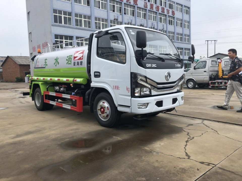 哪里購買灑水車-灑水車價(jià)格-你知道一噸水等于多少方嗎 哪里購買灑水車-灑水車價(jià)格-你知道一噸水等于多少方嗎