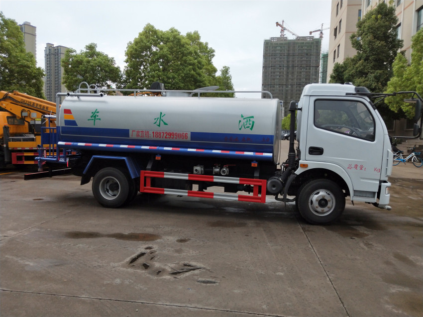 灑水車(chē)價(jià)格多少錢(qián)一輛哪里有賣(mài)-湖北程力灑水車(chē)生產(chǎn)廠(chǎng)家 灑水車(chē)價(jià)格多少錢(qián)一輛哪里有賣(mài)-湖北程力灑水車(chē)生產(chǎn)廠(chǎng)家