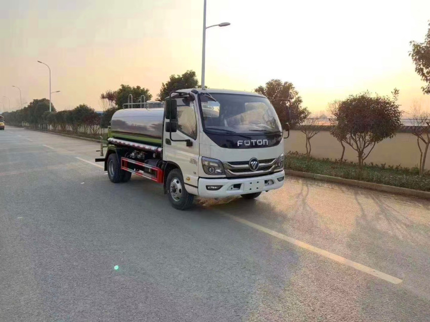 小型灑水車 小型灑水車
