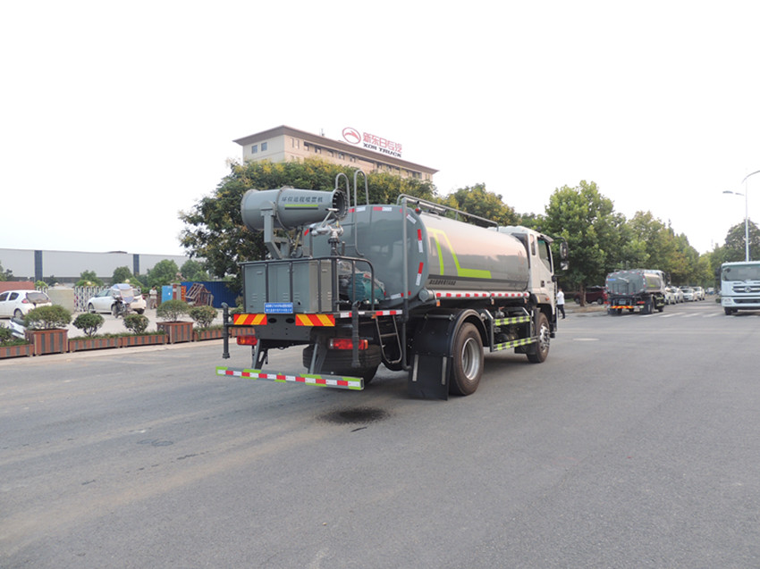 高速公路灑水車(chē) 高速公路灑水車(chē)