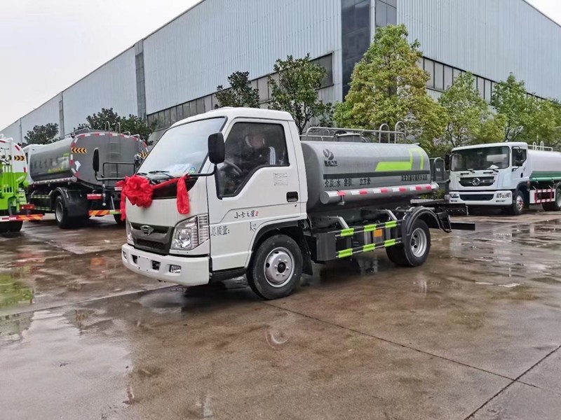藍牌 福田小卡2灑水車 2.7噸灑水車-湖北盈通灑水車生產(chǎn)廠家 藍牌 福田小卡2灑水車 2.7噸灑水車-湖北盈通灑水車生產(chǎn)廠家