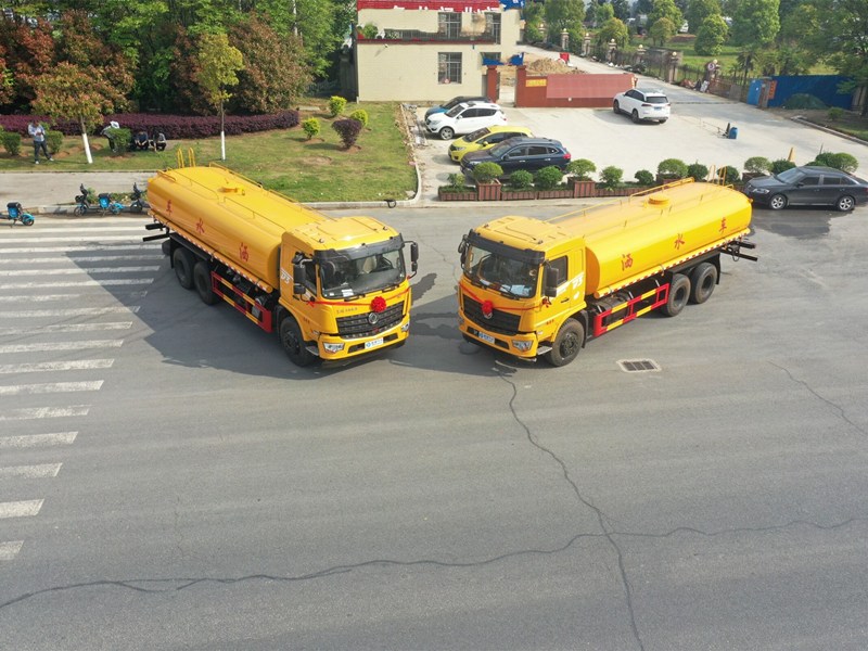 東風(fēng)D3后雙橋?yàn)⑺?-19噸灑水車價(jià)格報(bào)價(jià)-湖北盈通灑水車廠家直銷 東風(fēng)D3后雙橋?yàn)⑺?-19噸灑水車價(jià)格報(bào)價(jià)-湖北盈通灑水車廠家直銷