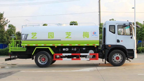 國(guó)六14方東風(fēng)多利卡D9灑水車(chē)圖片 國(guó)六14方東風(fēng)多利卡D9灑水車(chē)圖片