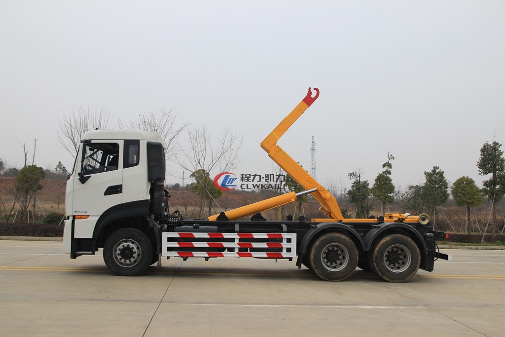 東風(fēng)天龍后雙橋勾臂式垃圾車(chē)