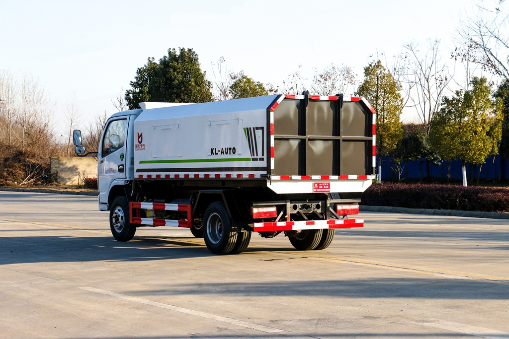 東風小福瑞卡廂式垃圾車