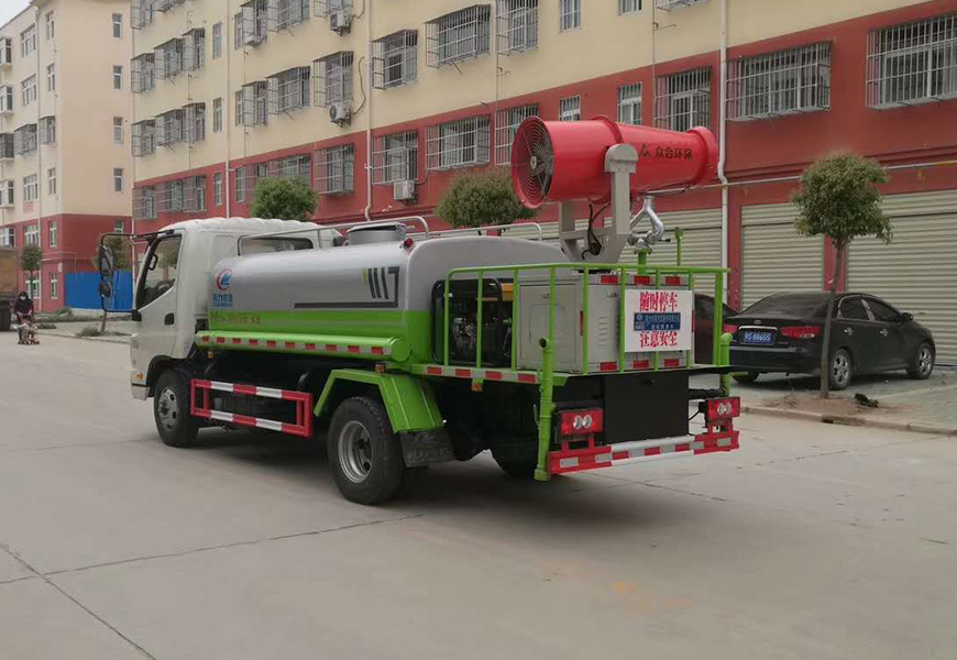 福田時(shí)代5噸灑水車展示圖