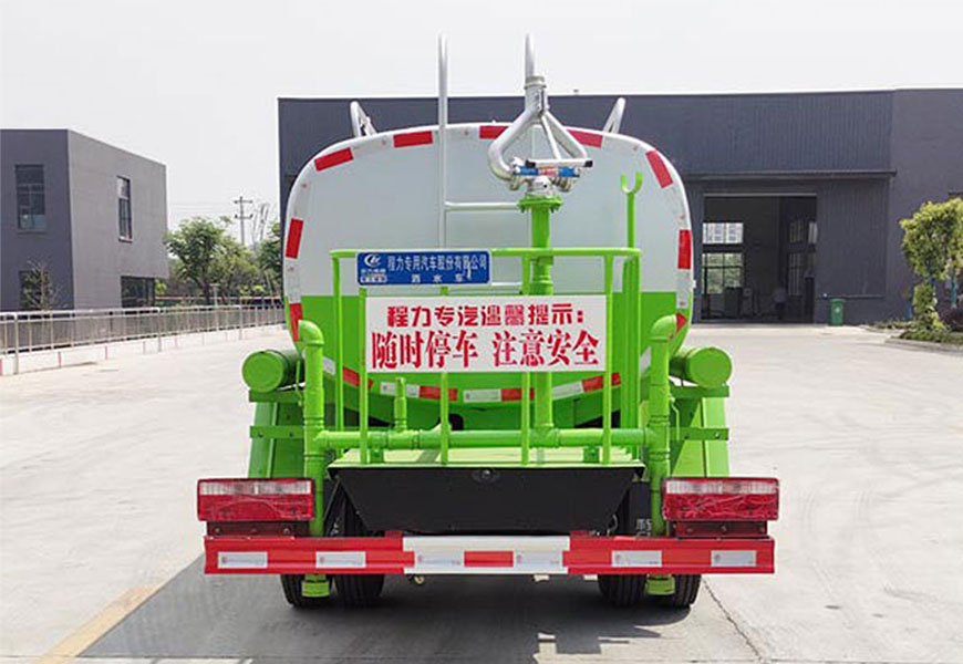 江淮駿鈴5噸灑水車后方展示圖